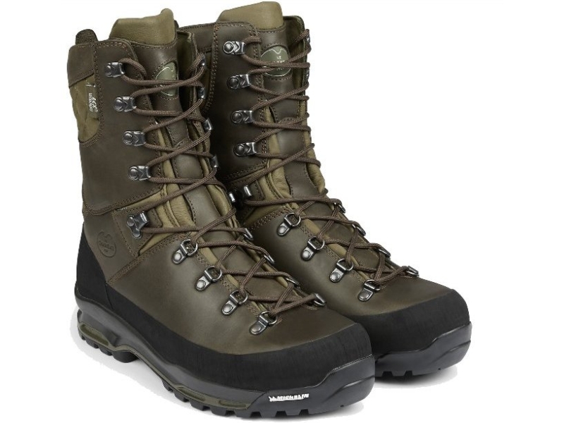 Leather Walking boots with a mitchelin tread sole